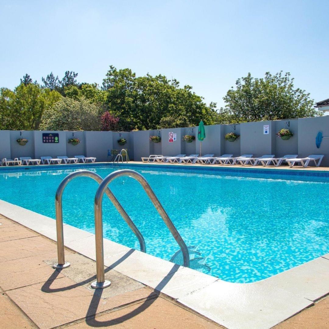 Westerley Cove Hotel Lymington Buitenkant foto
